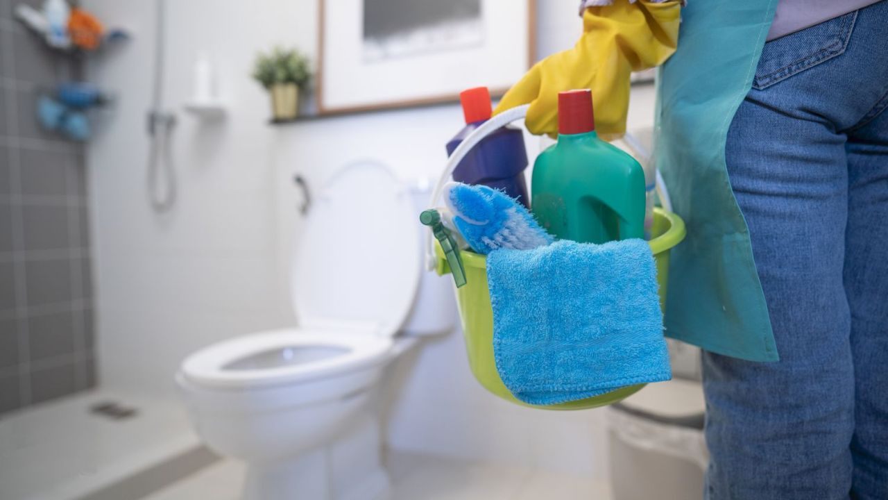 Which Product Is Easier To Use? A Comparison Guide To Three Bathroom Cleaning Staples